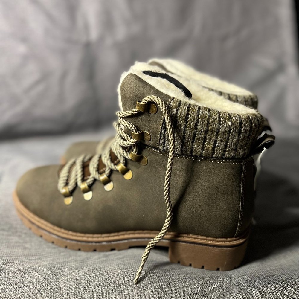 NWT Green Fashion Boots